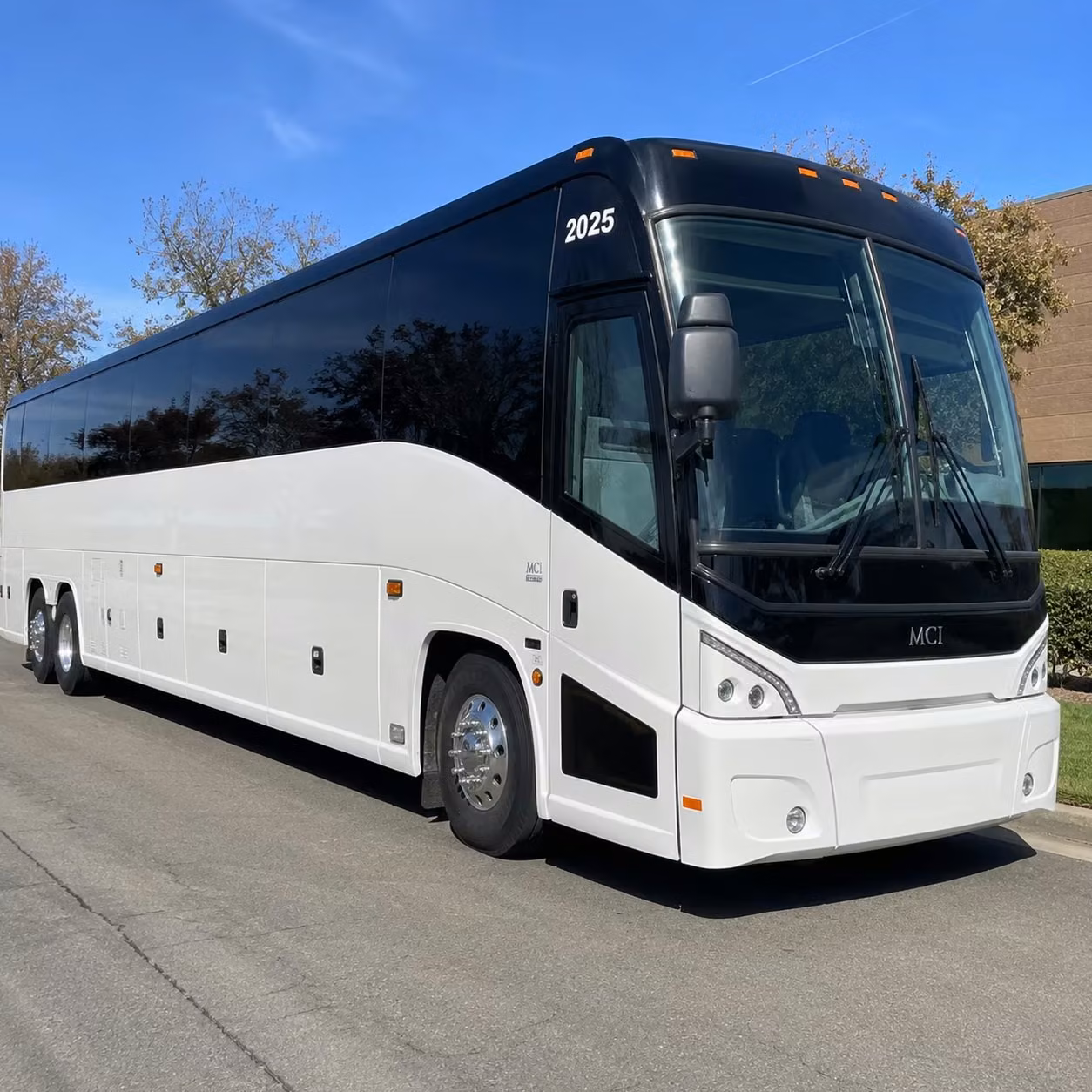 bus rentals for tracy concerts music festival